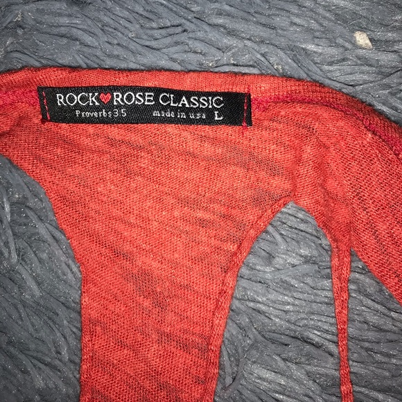 ☠️oversized woman’s red skull cut out shirt 💀 - Picture 5 of 5